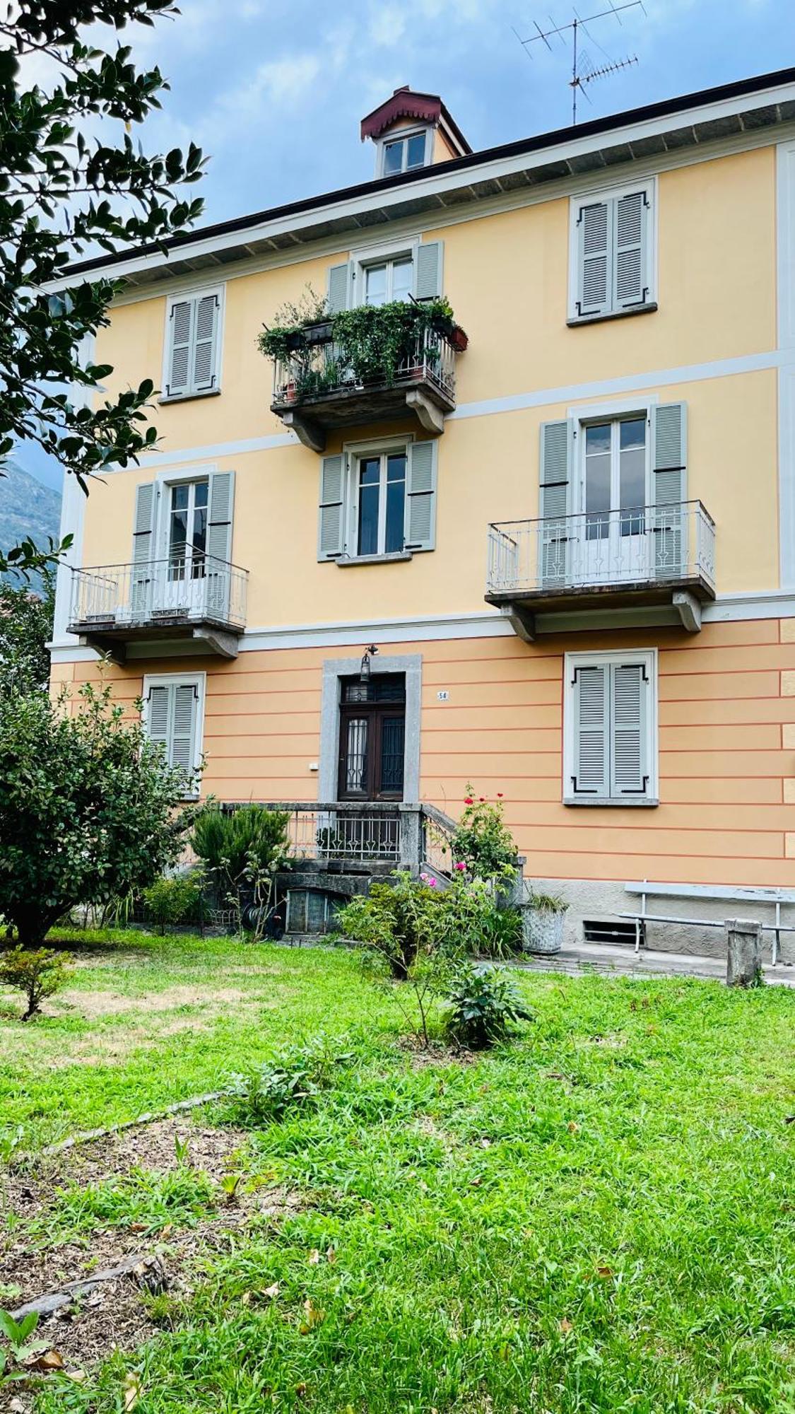 Antica Casa Storica Con Giardino Apartment Domodossola Luaran gambar